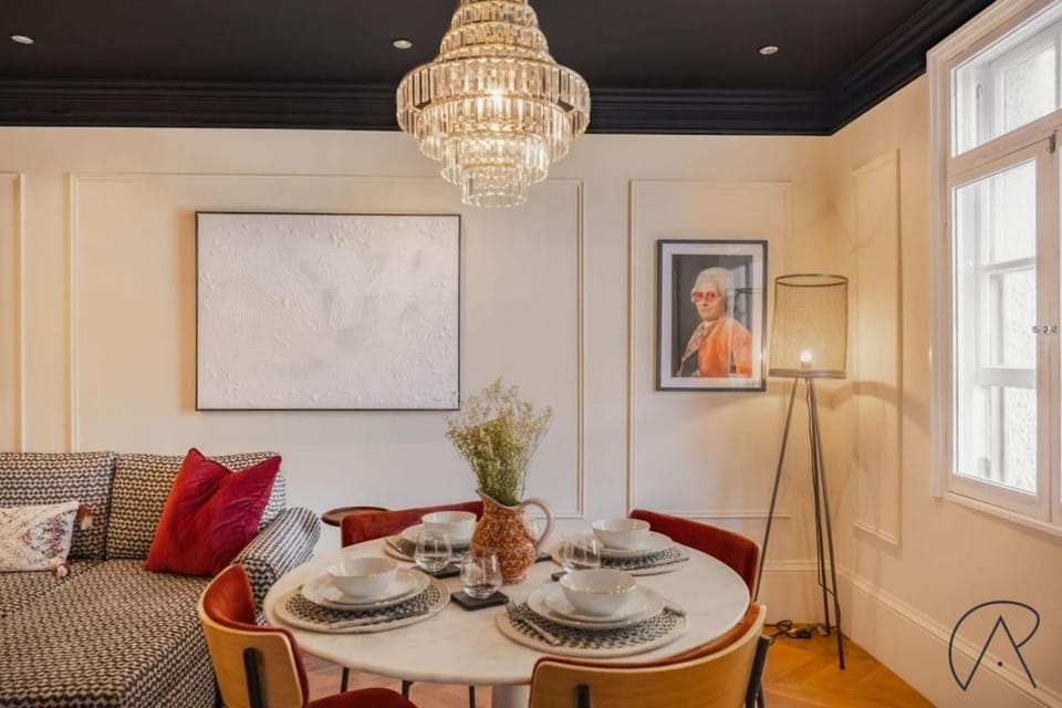 Living room, Decorative detail, Seating area, Dining area