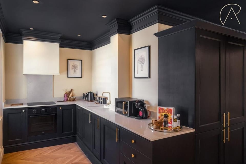 Kitchen or kitchenette, Food and drinks, Food
