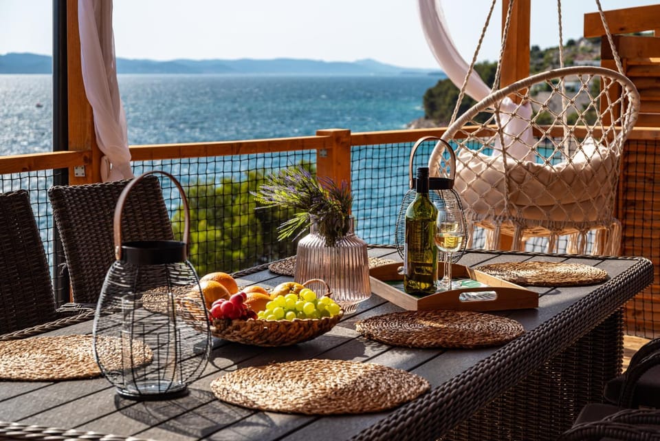 Food and drinks, Sea view