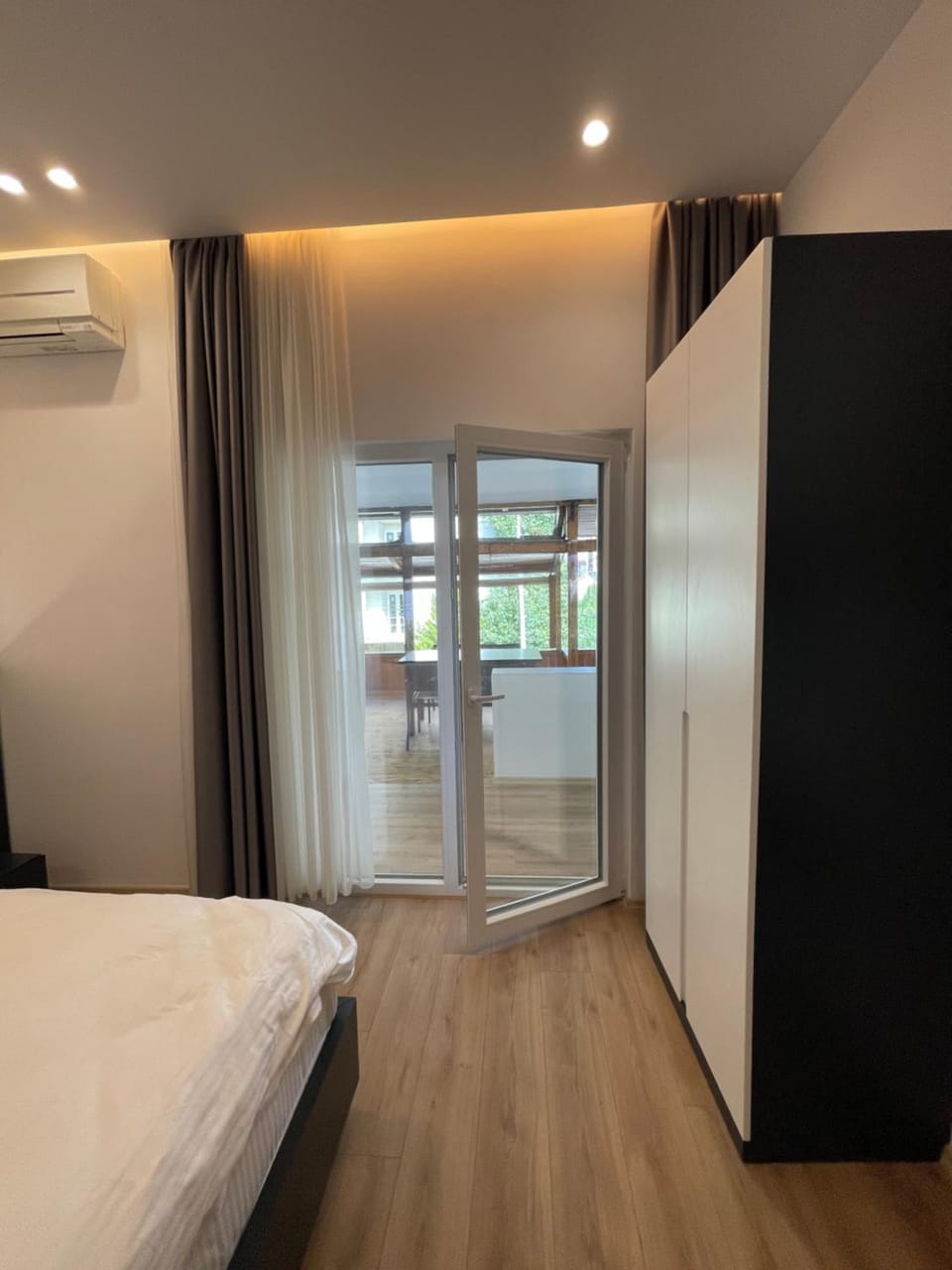 Bed, Photo of the whole room, wardrobe, air conditioner
