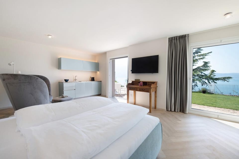 Living room, Bedroom