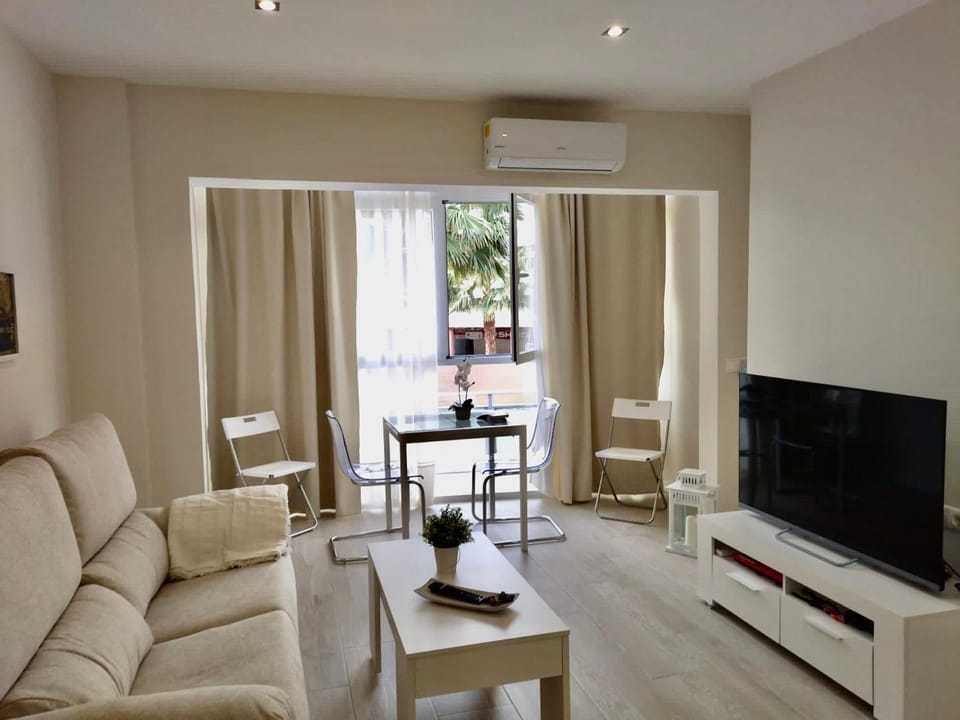 Coconut Design Studio in the Heart of Nogalera City Center Torremolinos BY NAMASTE ELITE Apartment in Torremolinos