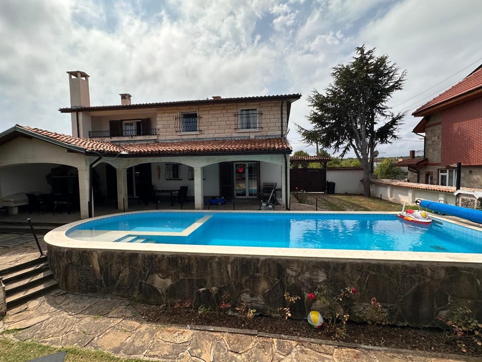 Property building, Patio, Swimming pool
