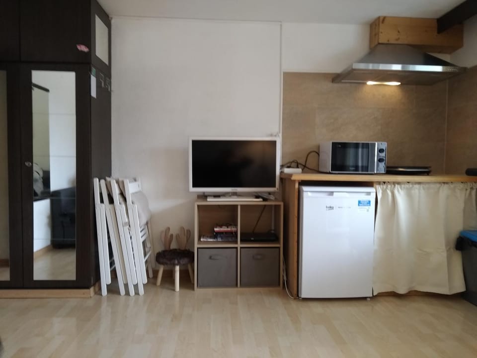 TV and multimedia, Kitchen or kitchenette