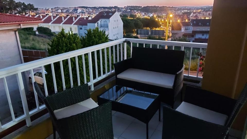 Balcony/Terrace, Street view