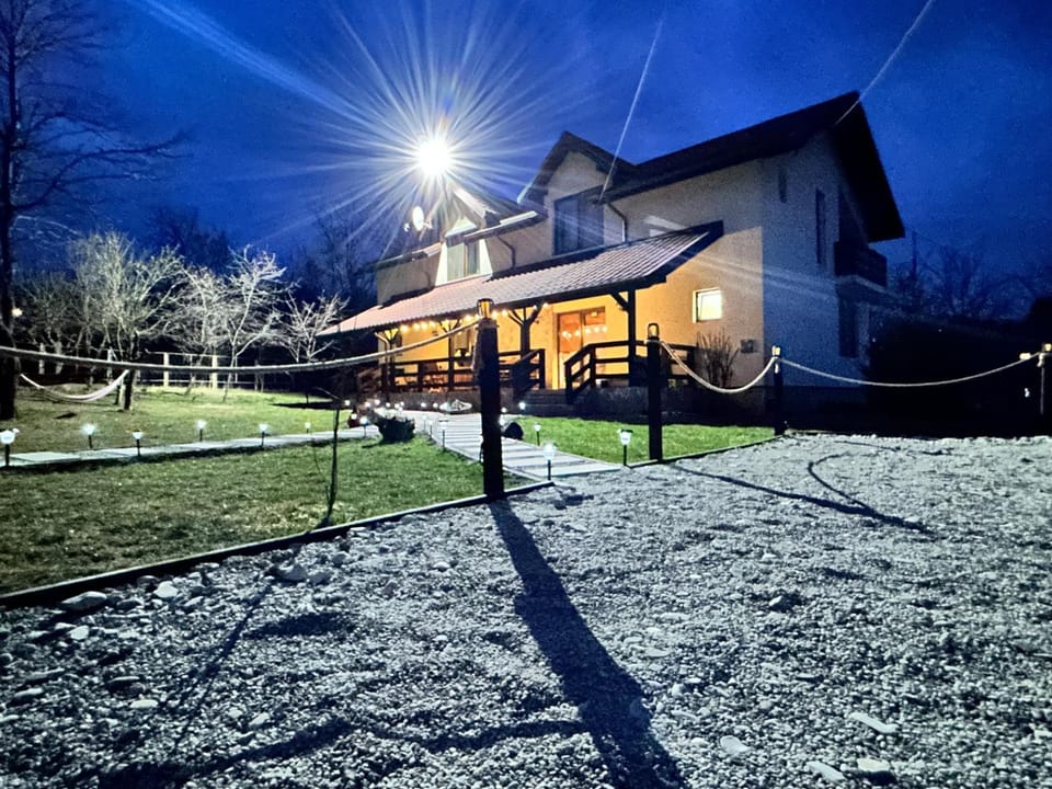 Grădina Ascunsa-Breaza House in Prahova, Romania