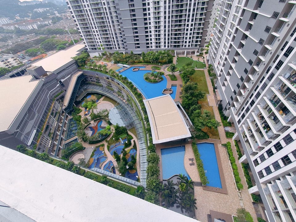 United Point Residence 6 pax Near Mont Kiara Desa Park Kepong Apartment in Petaling Jaya