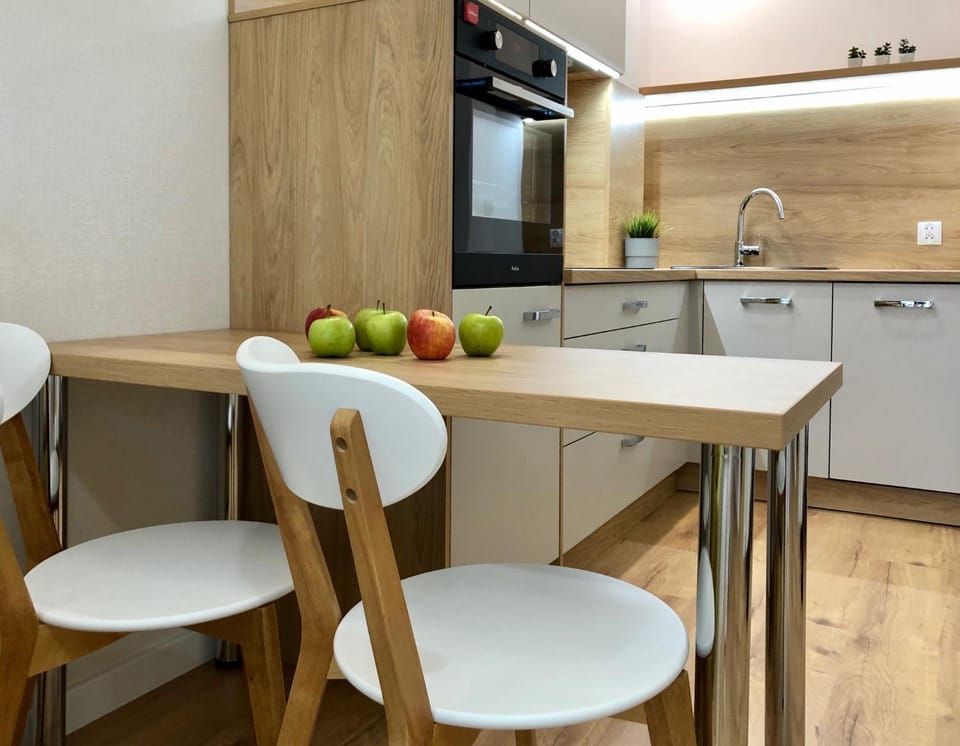 Kitchen or kitchenette, Dining area, dishwasher, oven