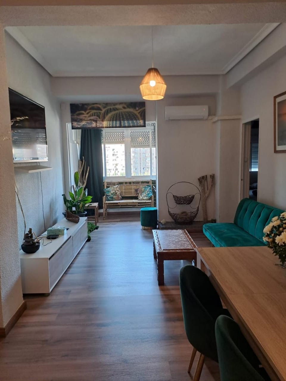 TV and multimedia, Living room, Dining area