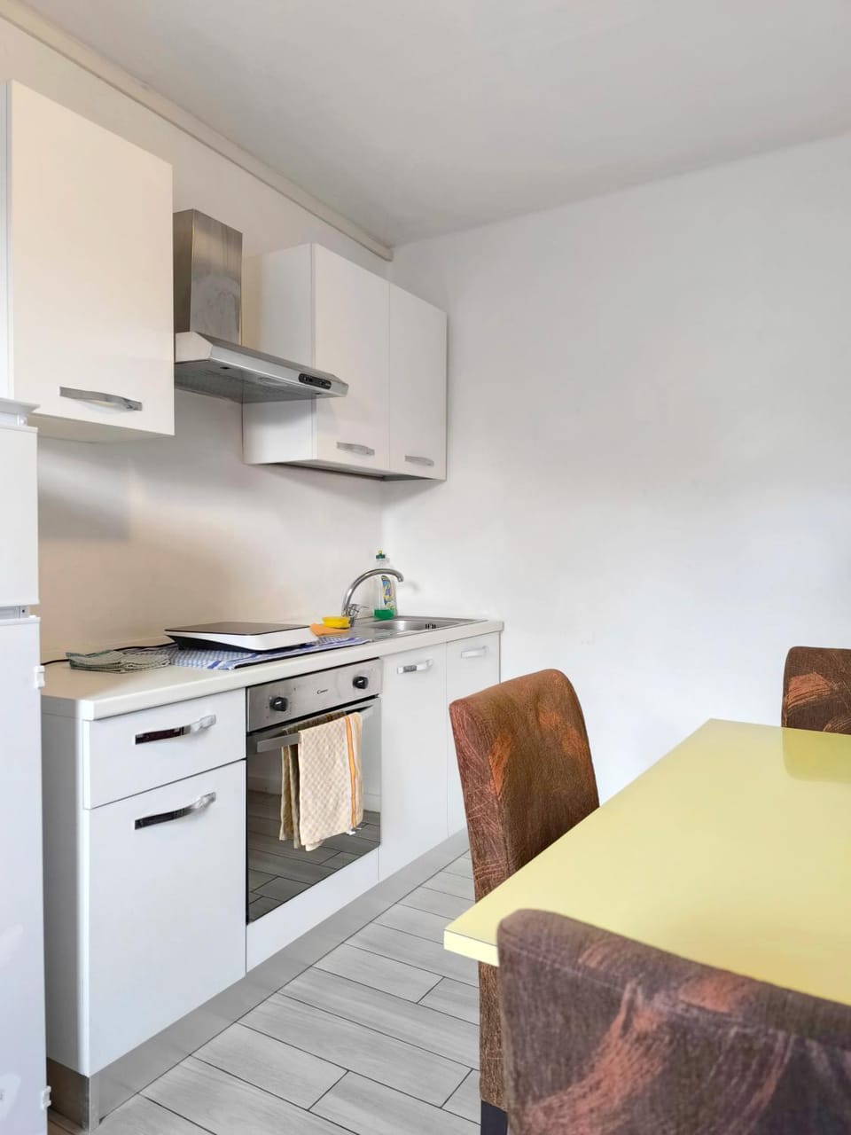 Dining area, kitchen