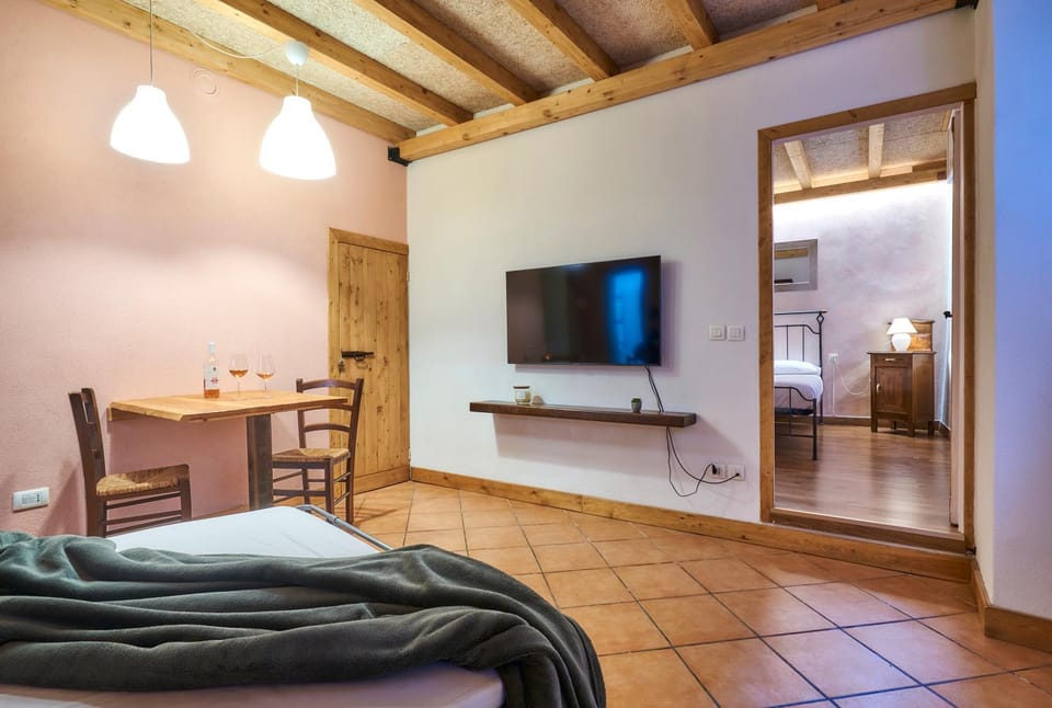 Bed, Living room