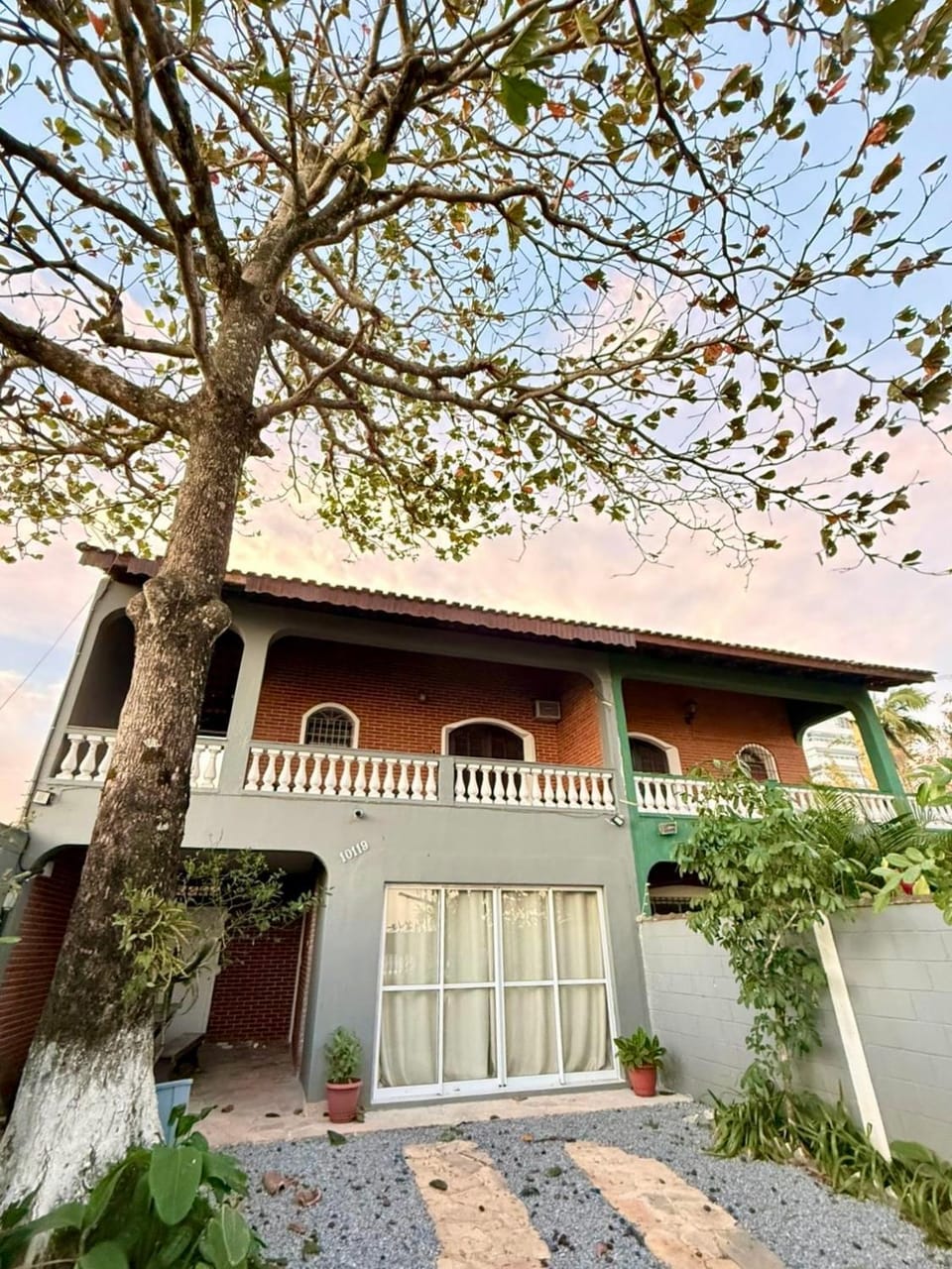 Casa frente ao mar/pé na areia no Indaiá até 18 pessoas House in Bertioga