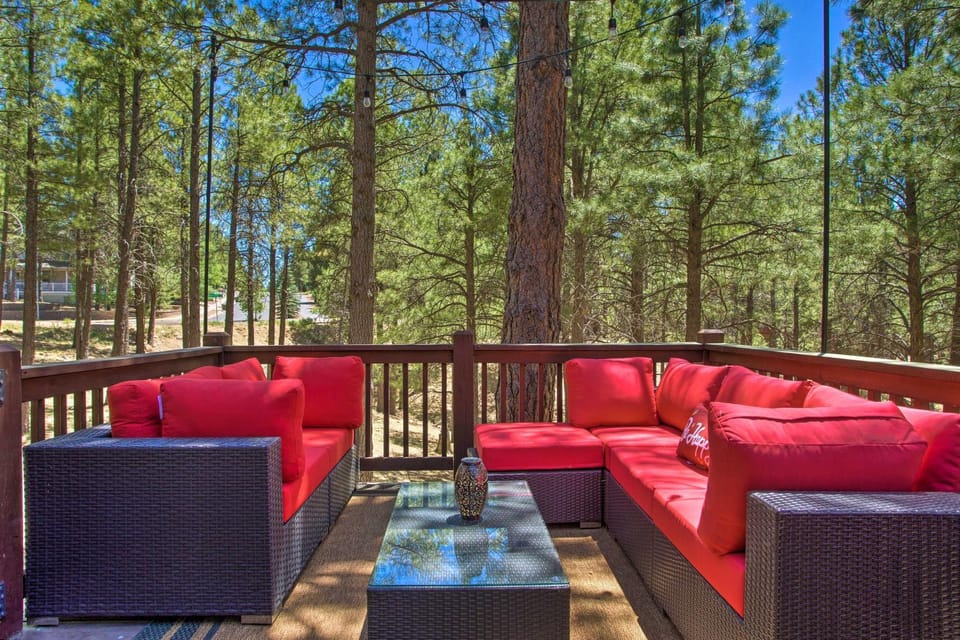Flagstaff Hideaway: Private Hot Tub, 4 Mi to Dtwn! House in Flagstaff