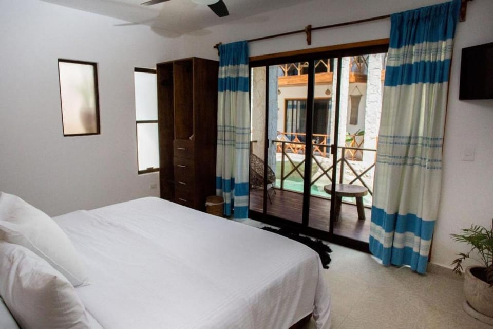 Bed, View (from property/room), Balcony/Terrace, Photo of the whole room