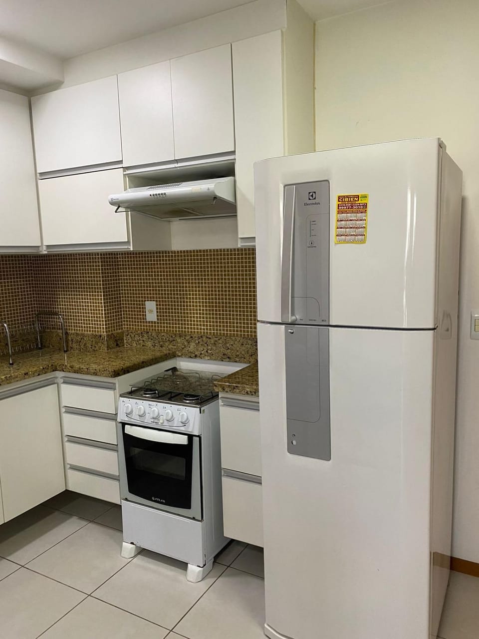 Communal kitchen, microwave, pet friendly, stove