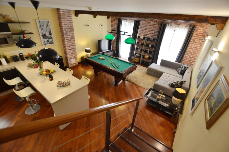 Game Room, TV and multimedia, Living room, Photo of the whole room, Seating area, kitchen