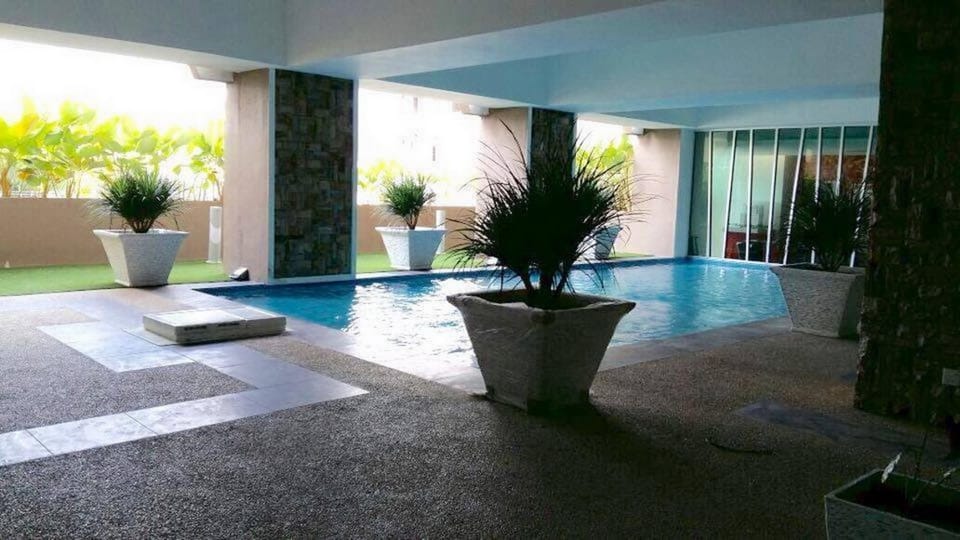 Swimming pool