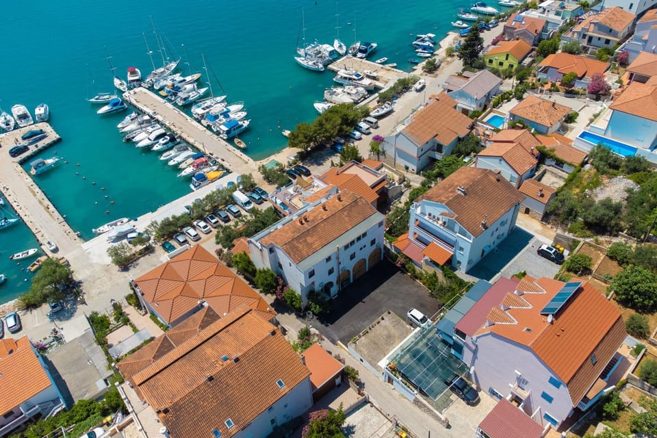 Day, Neighbourhood, Bird's eye view, Sea view, Location