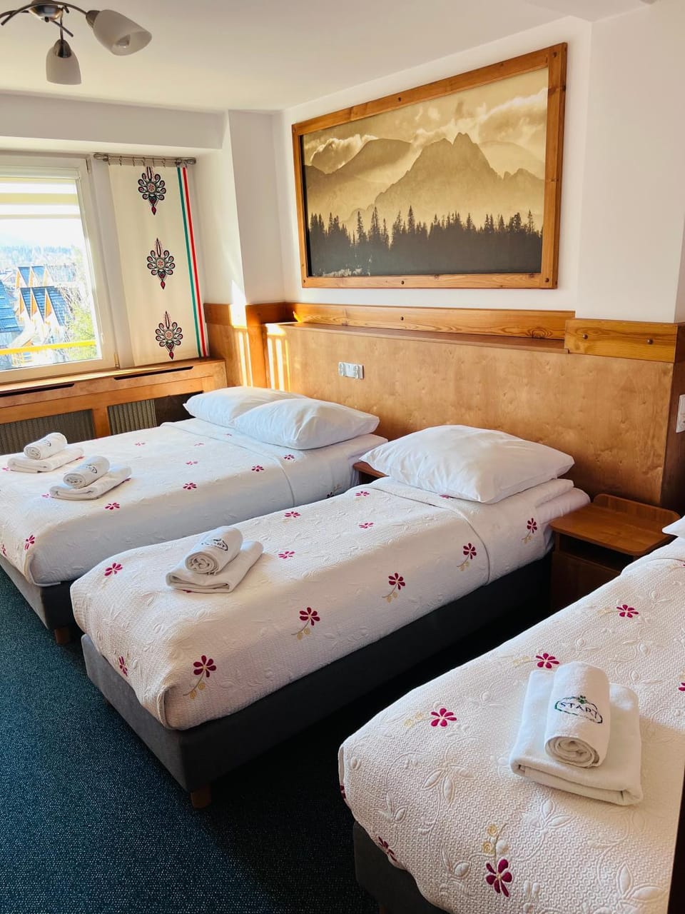 Bed, Photo of the whole room, Bedroom, towels