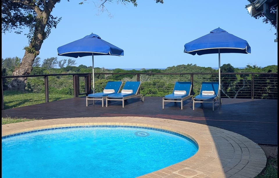 Pool view, Swimming pool, sunbed