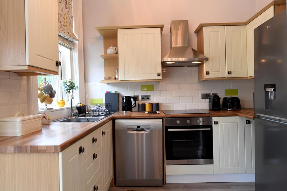 Harrogate Self Catering -Kings View-Private Parking-Overlooking H-C-C Apartment in Harrogate