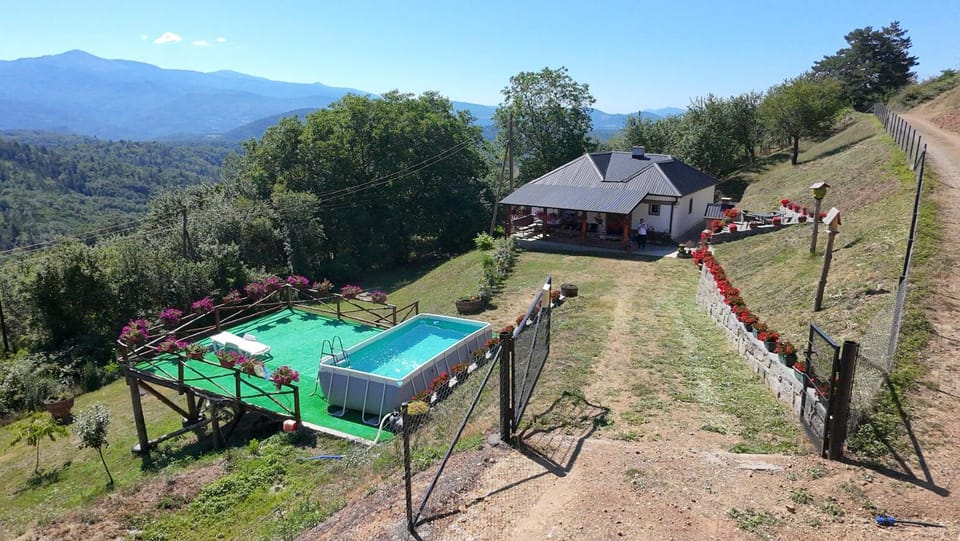 Vujanac vikend kuća House in Serbia