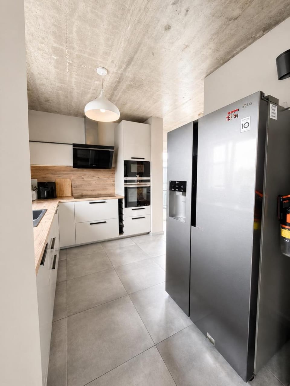 Kitchen or kitchenette, oven, stove