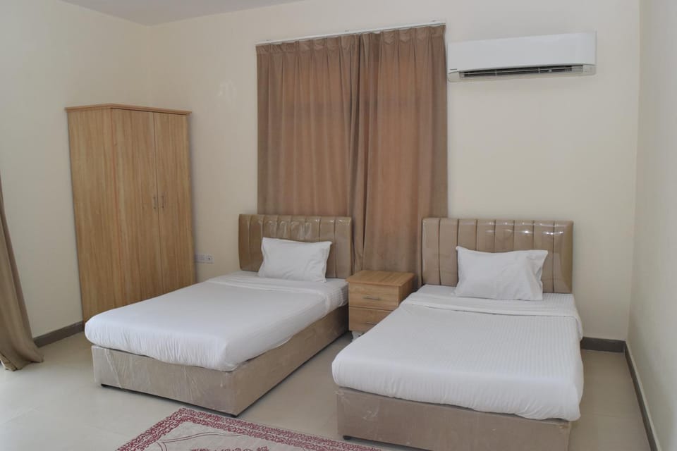 Bed, Photo of the whole room, Bedroom, wardrobe, air conditioner