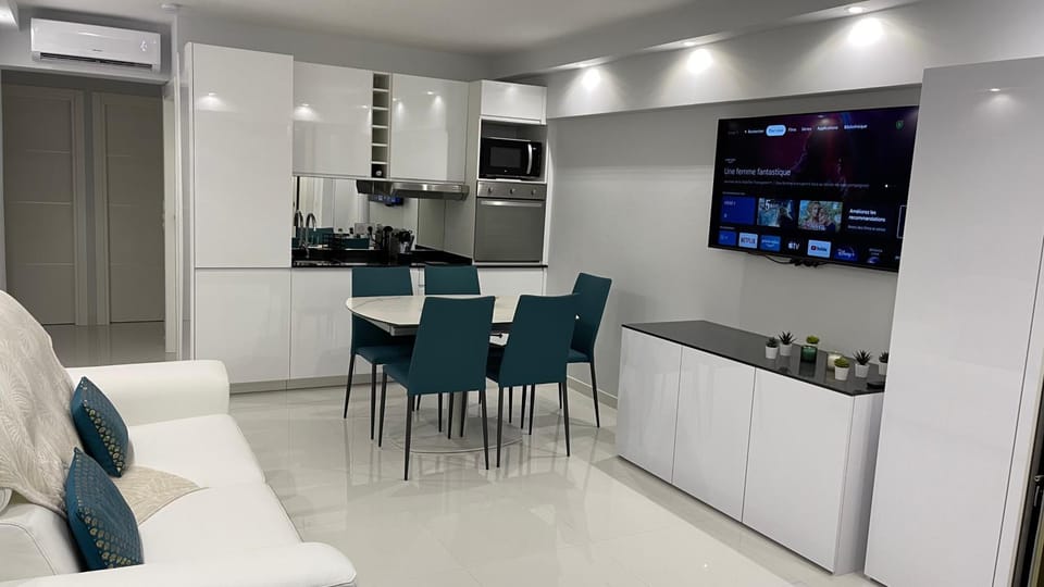 Cannes Pointe Croisette : superbe logement vue mer Apartment in Cannes