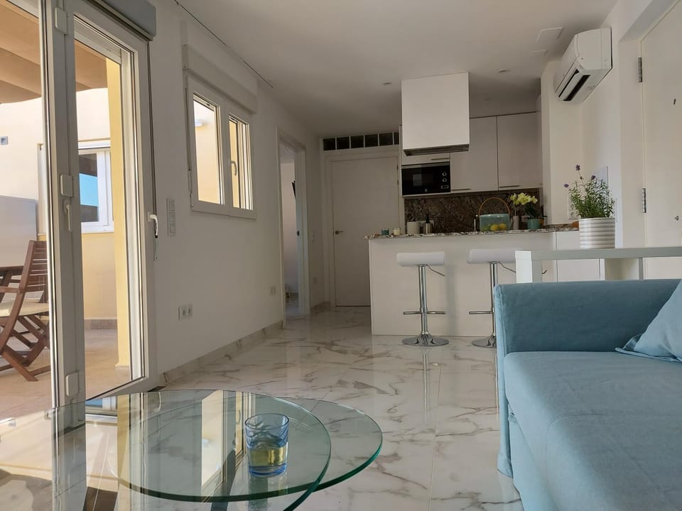 Kitchen or kitchenette, Living room, Dining area