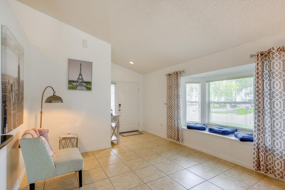 30 Mi to Universal Epic Universe: Golf Club Villa House in Haines City