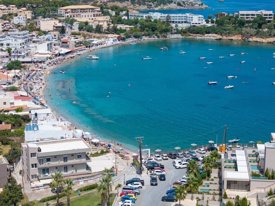 Property building, Beach, Beach, Parking