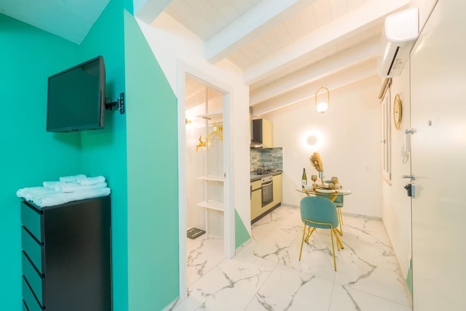 TV and multimedia, Kitchen or kitchenette, oven