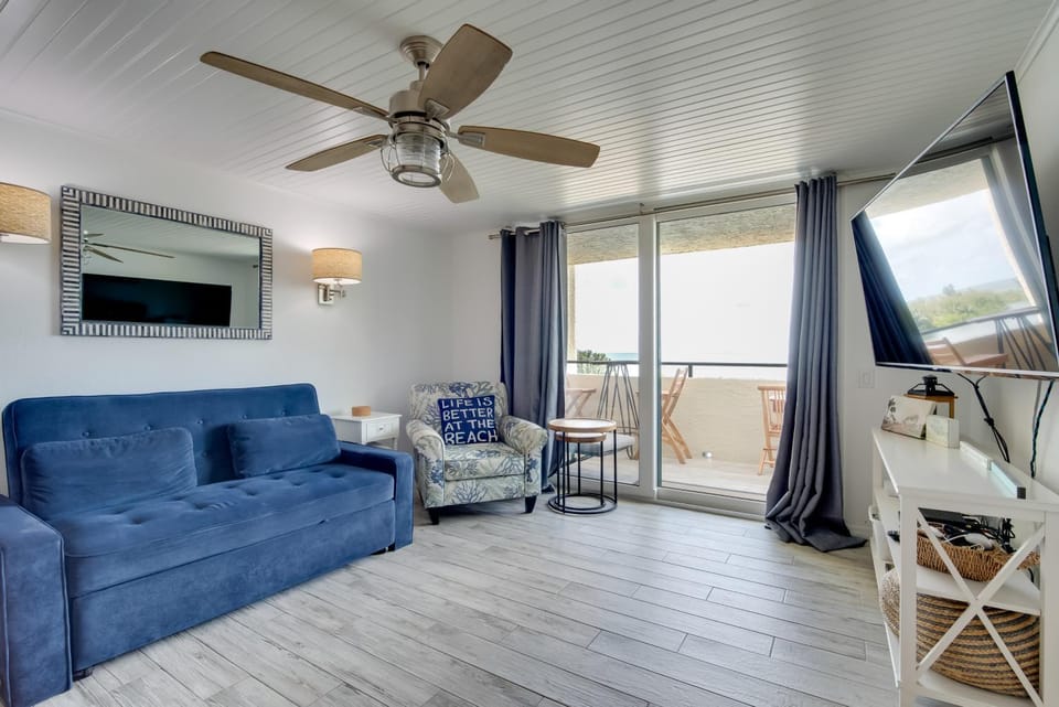 Private Beach Access & Gulf Views: Hudson Condo! House in Hudson