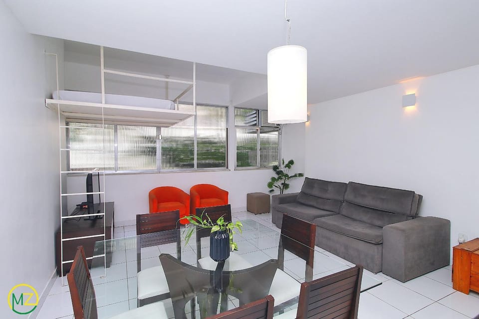 Spacious 2 bedroom apartment in Leme Apartment in Rio de Janeiro