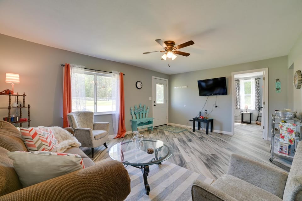 All-Season Getaway in Frederic: Bring Your Pets! House in Michigan