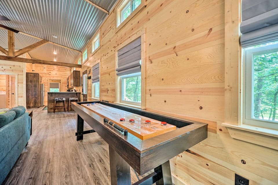 Hot Tub Relaxation! Dreamy Cabin Near Beavers Bend Cabin in Broken Bow