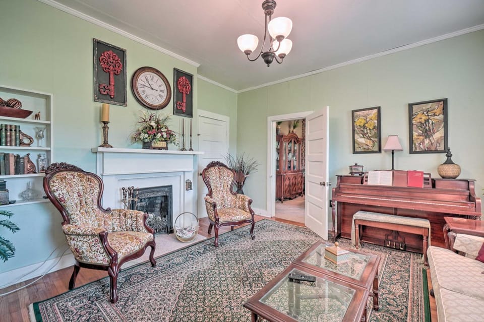Historic Sparta Home Near Waterfalls & Hikes! House in Tennessee