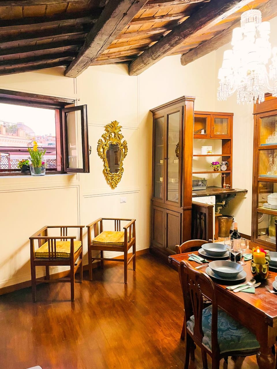 Living room, Dining area