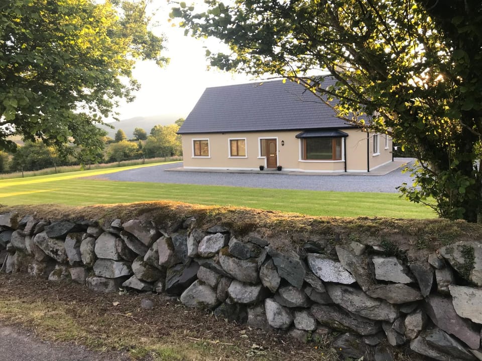 Lissyclearig Lodge House in County Kerry
