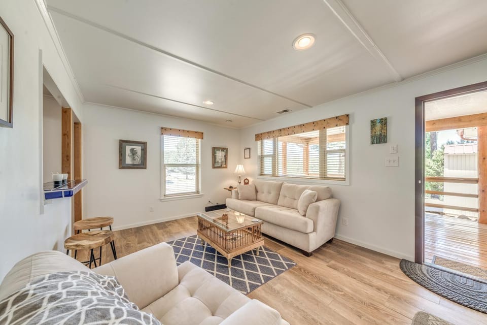 Ruidoso Cabin - Walk to Local Park + Downtown Cabin in Ruidoso