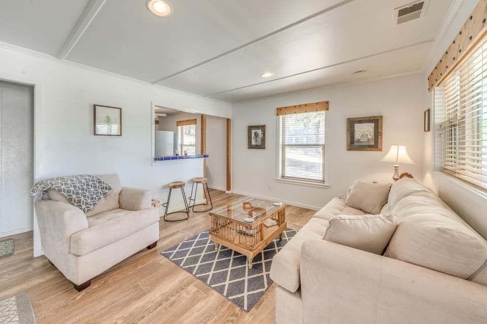 Ruidoso Cabin - Walk to Local Park + Downtown Cabin in Ruidoso
