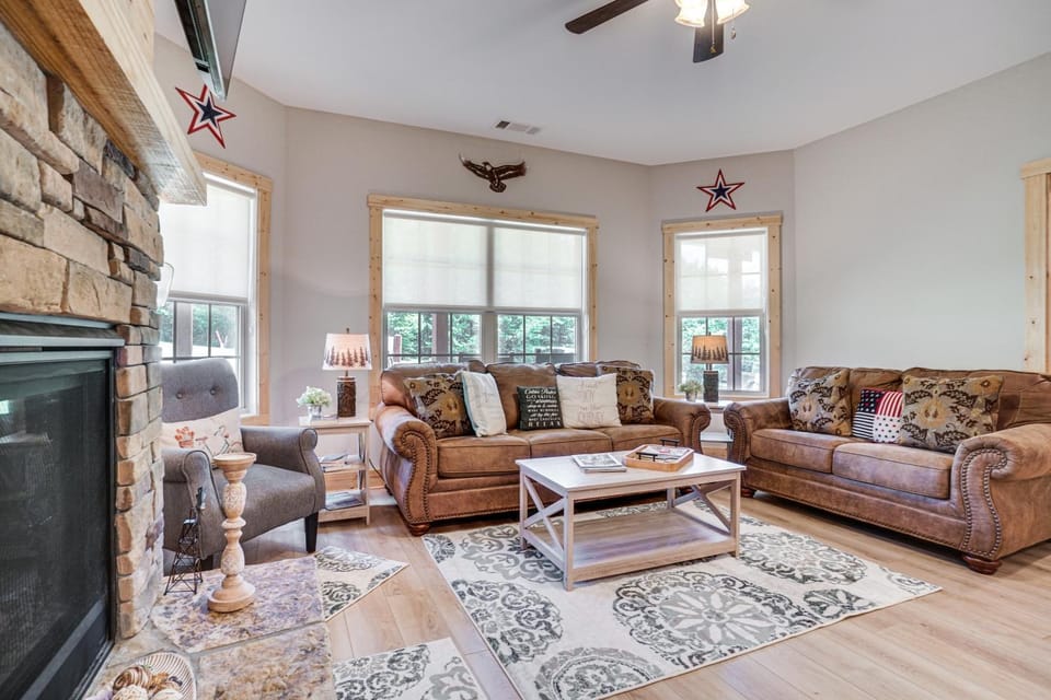 Luxury Helen Retreat | Hot Tub & Game Room House in Helen