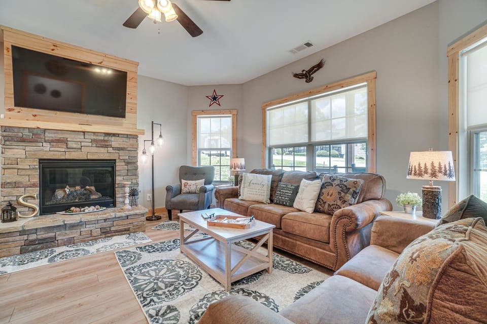 Luxury Helen Retreat | Hot Tub & Game Room House in Helen