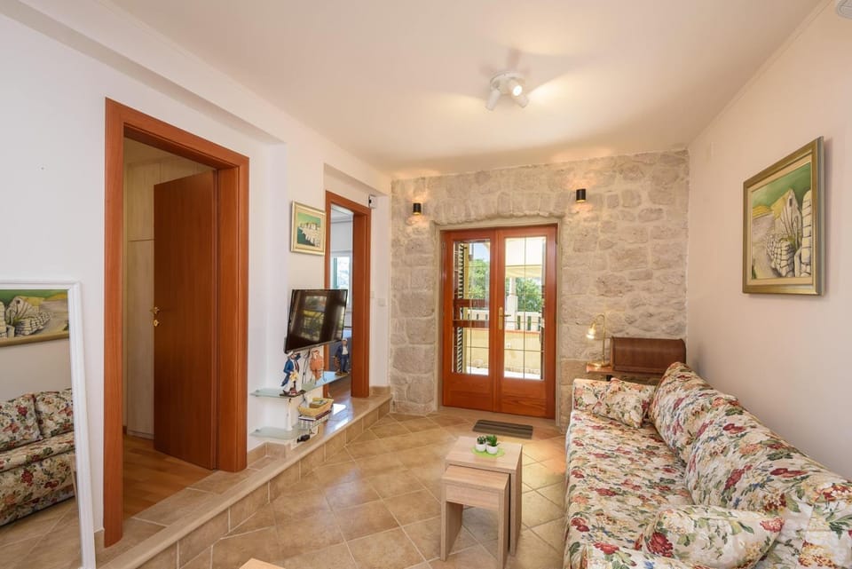 Living room, air conditioner