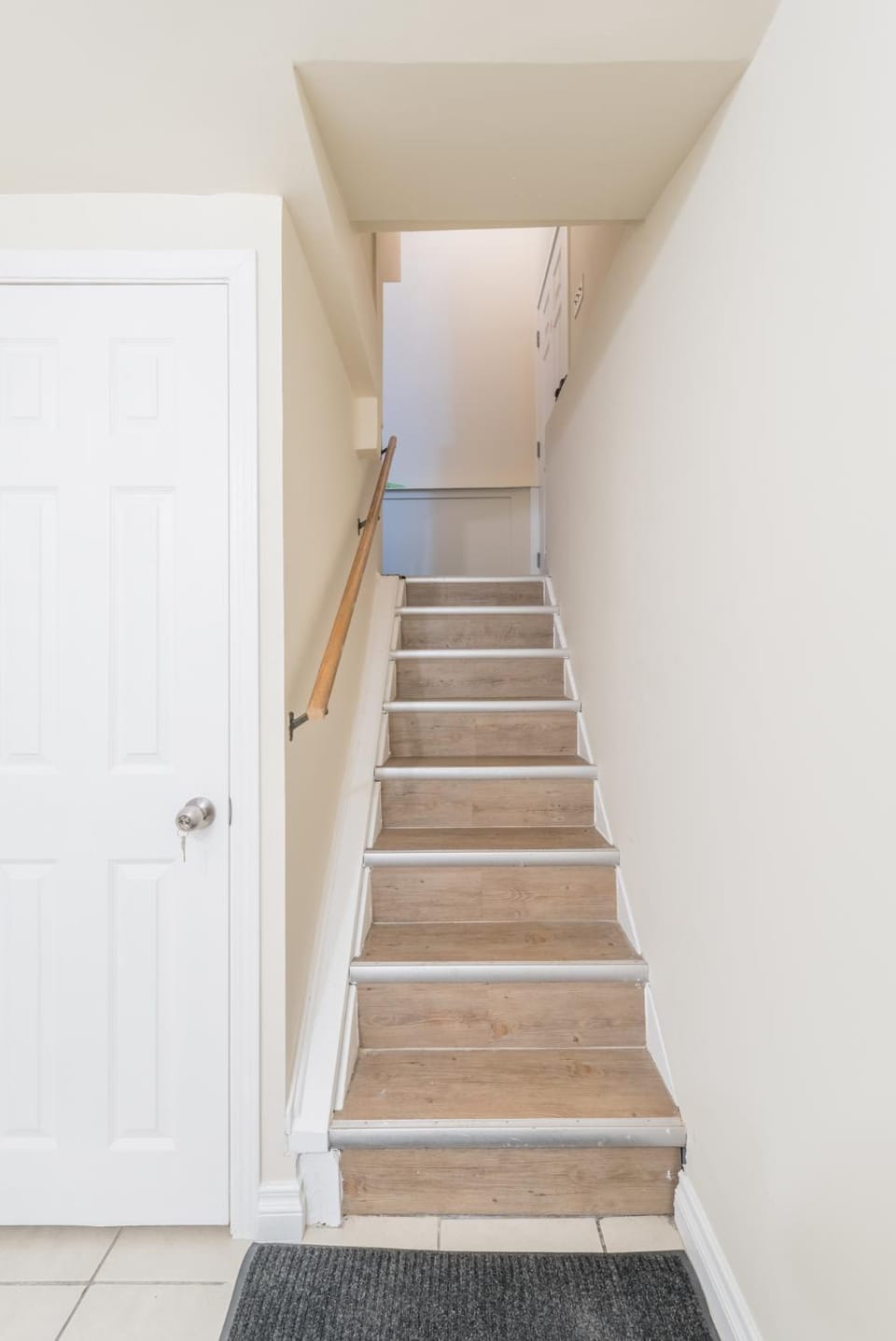 UofC-SAIT-Banff Trail-Suite A&B Apartment in Calgary