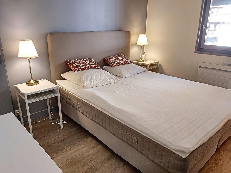 Appartement duplex au centre, ski aux pieds, rénové et spacieux - FR-1-518-95 Apartment in Val dIsere