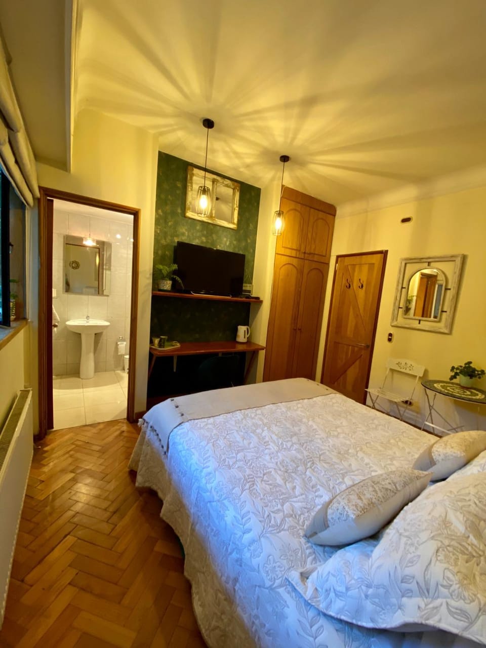 Photo of the whole room