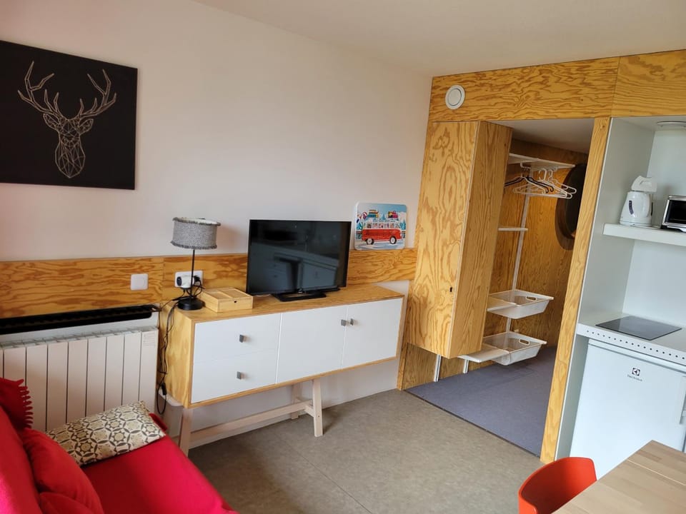 Studio rénové 5 pers, balcon, vue Mont Blanc - FR-1-346-376 Apartment in Bourg-Saint-Maurice