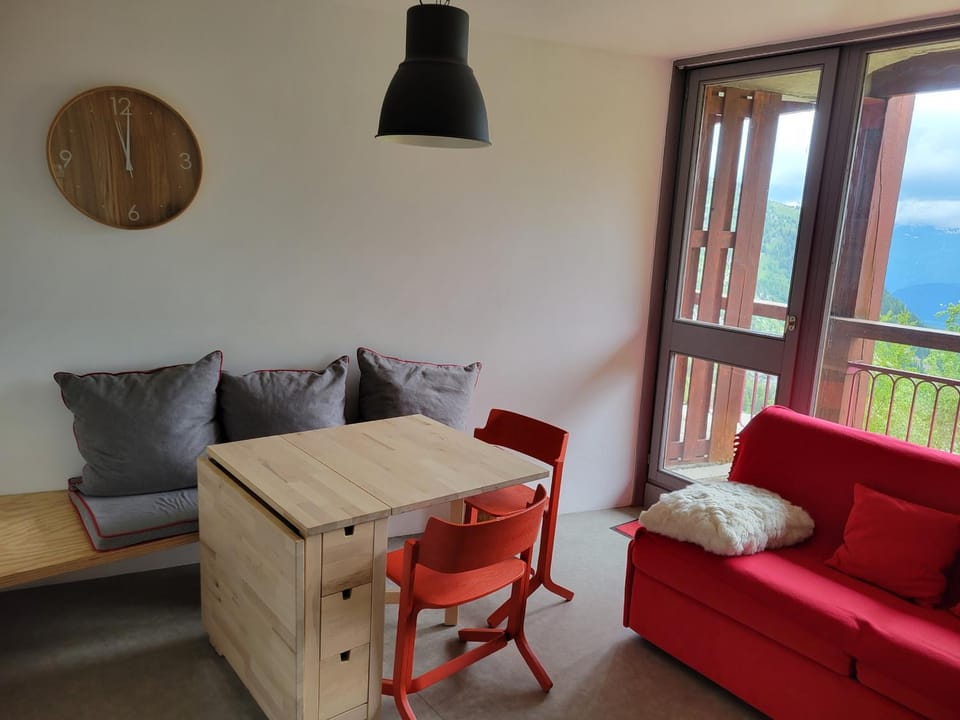 Studio rénové 5 pers, balcon, vue Mont Blanc - FR-1-346-376 Apartment in Bourg-Saint-Maurice